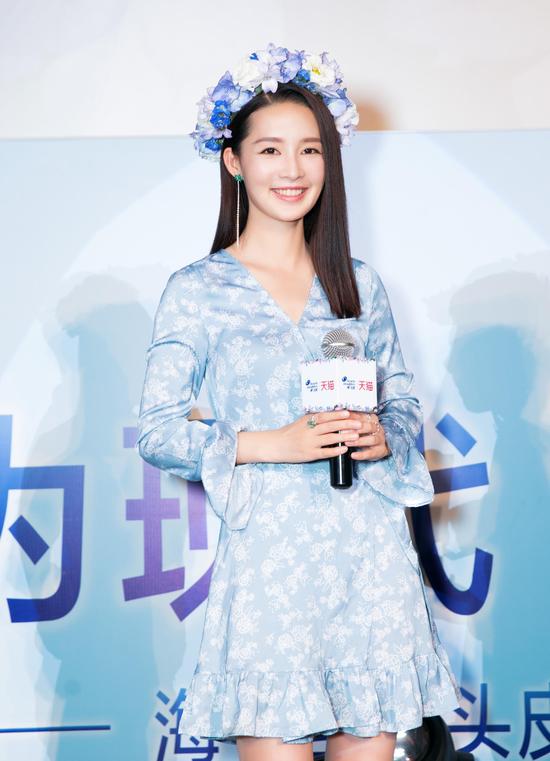 海飞丝香氛女神李沁出席发布会