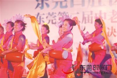 中老年才艺大赛现场(记者 陈帆 摄)