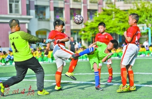 突破防守。图/广州日报全媒体记者陈枫摄