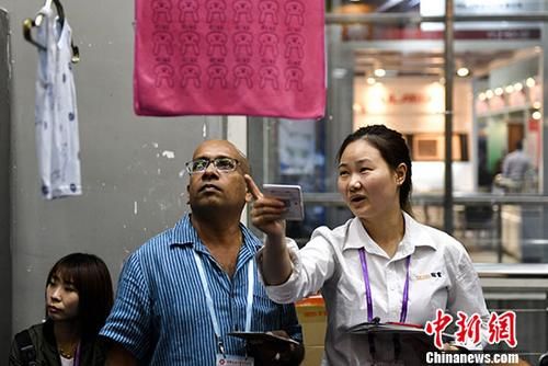 广交会二期开幕 中国企业凭新优势拿圣诞节订单