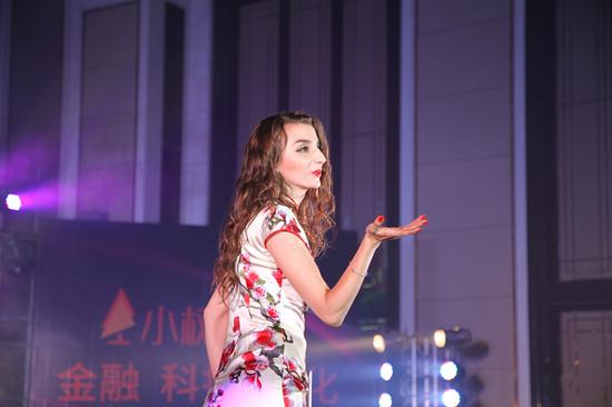 旗袍首秀