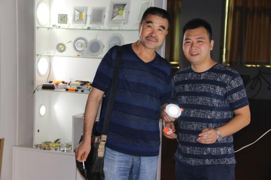 中山市湖南商会LED专业委员会到瑞麒照明走访