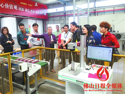 党代表走进广东奔朗新材料科技有限司，了解企业投产情况等。
