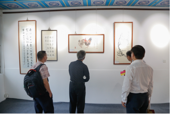 现场嘉宾参观会场