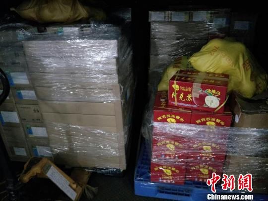 广东东莞长安口岸首次截获非法出境水果_阳江