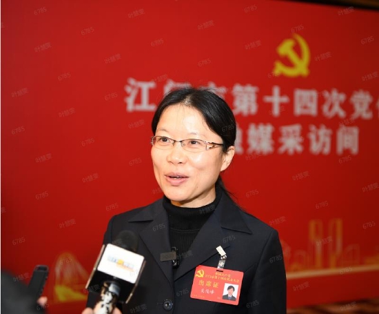 关俊峰作为江门市第十四次党代会代表接受媒体采访