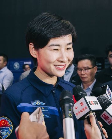 中国首位女航天员刘洋出席开幕式