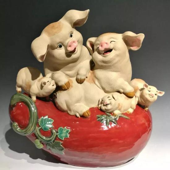 霍然均(中国陶瓷艺术大师)《美好生活》(猪)