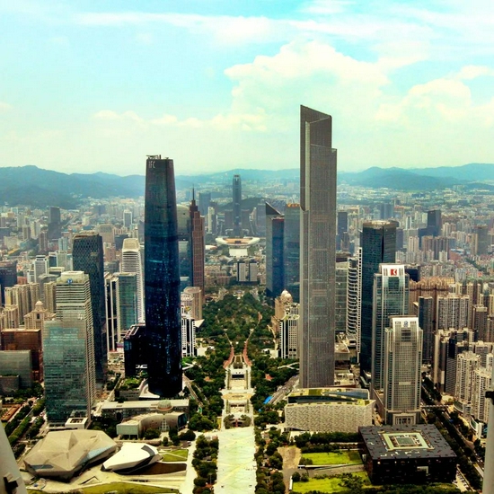 △ 2008年和2018年的珠江新城，俯瞰广州新中轴线。/ 黄亦民 摄