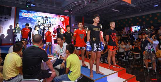 霸武狼世界极限拳王争霸联赛南城站火热开战