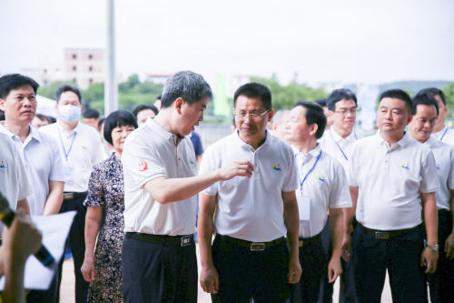 省市相关领导参观中国龙眼文化公园