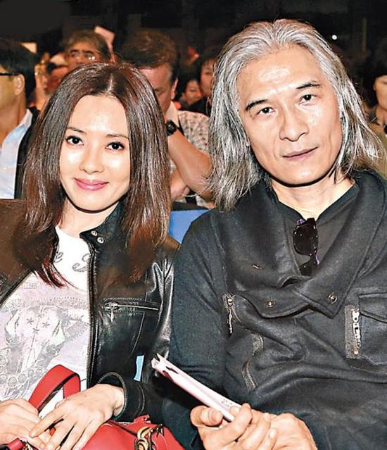 潘源良终于与艺术家结婚,找到真爱。