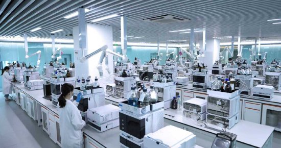 位于黄埔区的一品红创新研发中心实验室。受访单位供图