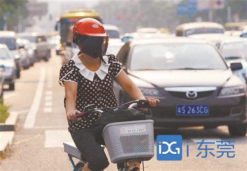 电动自行车成为不少市民的主要出行工具