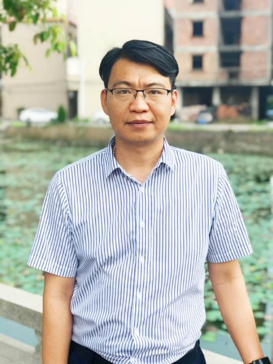 秀全街岐山村村民&nbsp; 黄锐辉