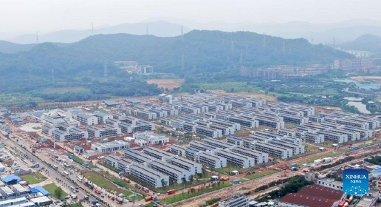 位于广州市白云区钟落潭马沥居地块的广州市国际健康驿站(9月17日摄,无人机照片)。新华社记者 卢汉欣 摄