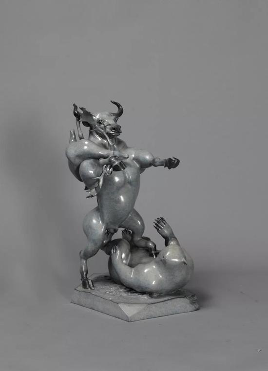 毛锎 美国 牛之战 雕塑 49cm×27cm