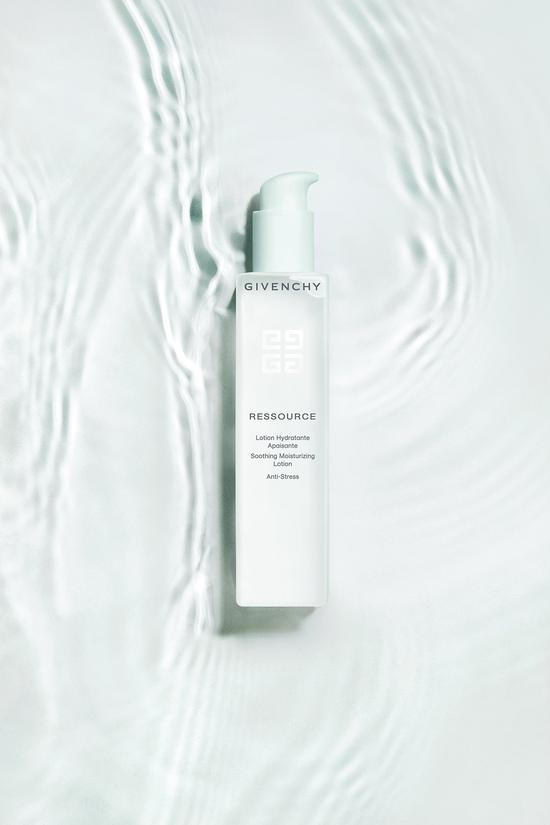 水漾活源柔肤水405元/ 200ml