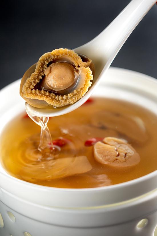 松茸菌瑶柱炖大连鲜鲍