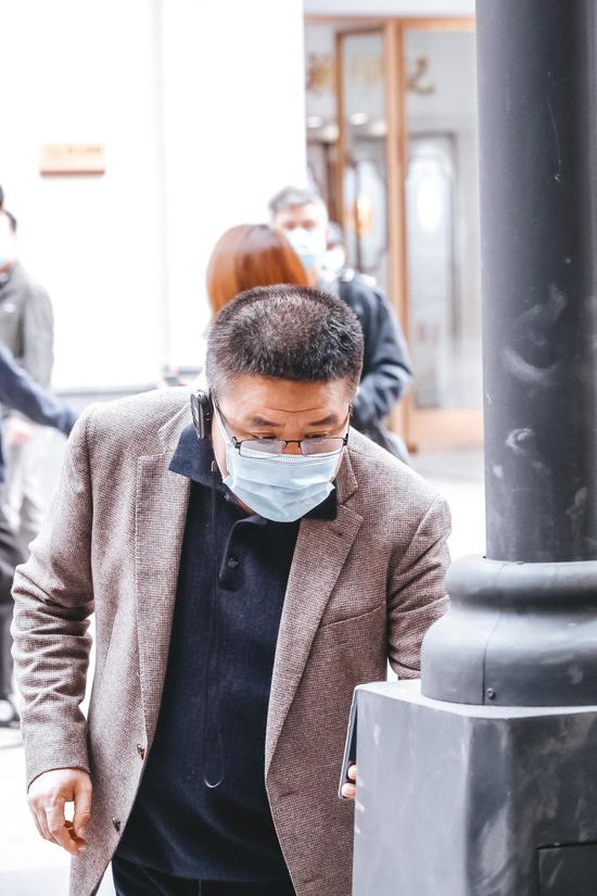 @奥卡姆剃刀 在北京路5G智慧综合杆前