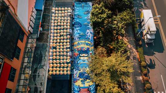 “电竞岛巨幅涂鸦墙”艺术作品（《和平精英》供图）