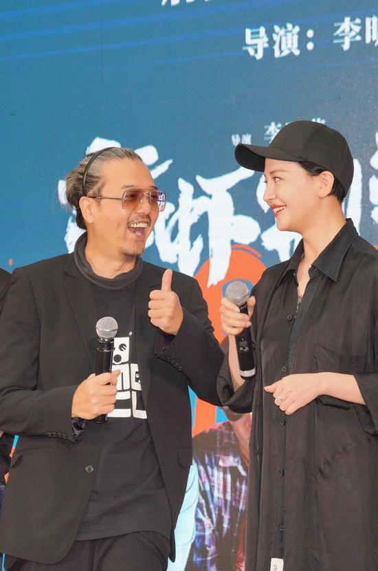 张锦程赞导演有才