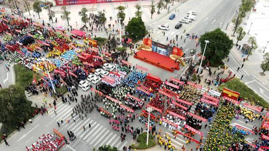 金猪贺年 2019中山慈善万人行嘉年华活动引爆