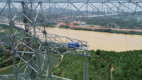 图:N63号塔近景