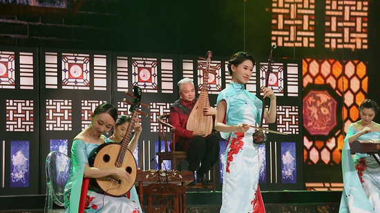 方锦龙和芳华十八乐团