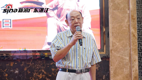 湛江市爱国拥军促进会会长董超明上台致辞