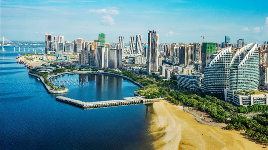 《美丽的金沙湾》作者:湛江市税务局邱秀