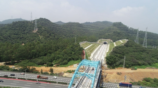 东莞220千伏赣深铁路（东莞段）塘厦牵引站接入系统工程竣工投产。