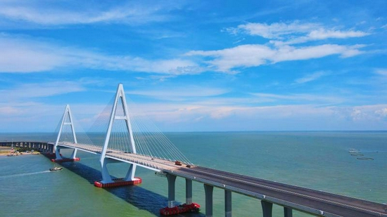 粤西最长跨海大桥———东雷高速通明海大桥