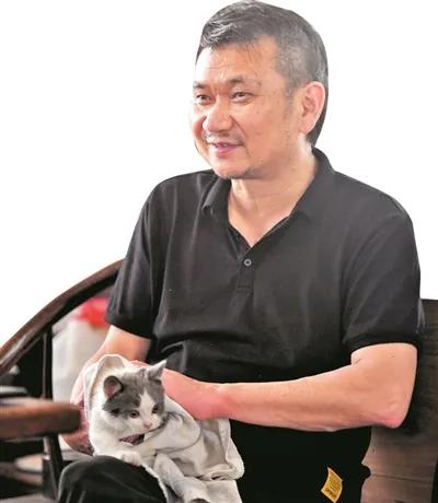 广州美院教授魏华