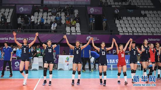  在第18届亚运会女子排球B组小组赛中，中国队以3比0战胜中国台北队。 新华社记者杜宇摄