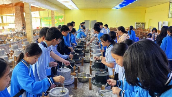 图为该市九龙镇以“豆文化”为媒,发展研学产业