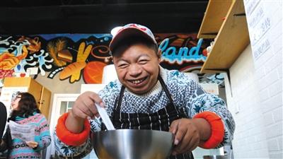 罕见病患者小虎,患有“的兰氏综合征”。 受访者供图