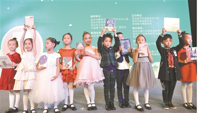 获奖的幼儿。