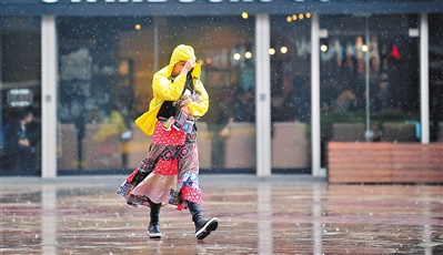 昨日虽然有短时降水，但并不影响市民出行。广州日报全媒体记者李波 摄