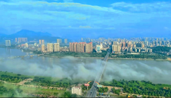图为英德市城区一角