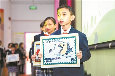 30多位小设计者向观众展示作品。