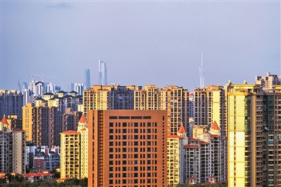 天气晴朗时,在禅城能看到广州地标——小蛮腰。