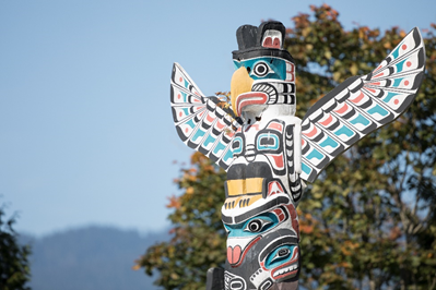 斯坦利公园内的原住民图腾柱  © Destination Vancouver/Nelson Mouellic