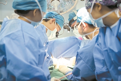 广东省医专家团队顺利完成两例幼儿先心病手术。
