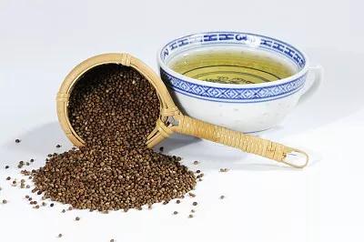 紫苏油与紫苏子 图/视觉中国