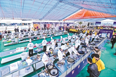 首届粤港澳大湾区“粤菜师傅”技能大赛现场。