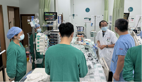 叶烨主任指导救治