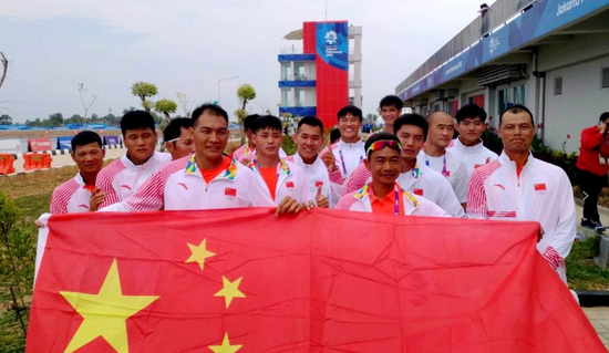 中国男子龙舟队不负众望，强势夺冠