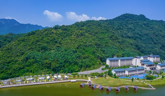 营地航拍大景