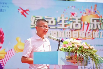杜阮镇委副书记、镇长 石锦明